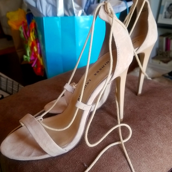 Wrap around Heels - Picture 2 of 7